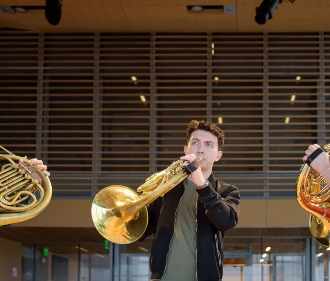 horn students playing together