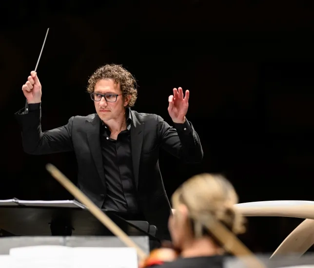 Teddy Abrams. Photo by O’Neil Arnold. Courtesy of Louisville Orchestra.