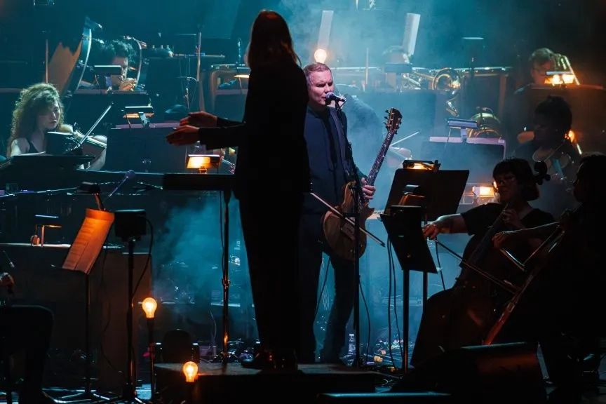 Allie Simpson plays with Sigur Rós at the Beacon Theatre. (Credit: Sachyn Mital)