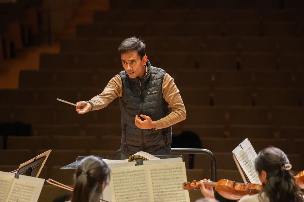 Vinay Parameswaran with the SFCM Orchestra.