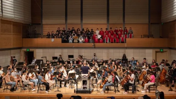 orchetsra with a chorus