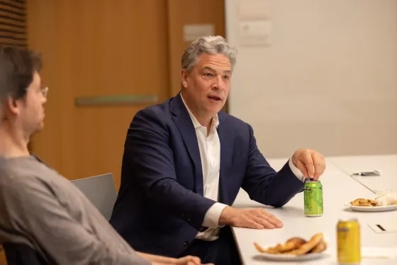 David Stull up close during pizza with the president conversation