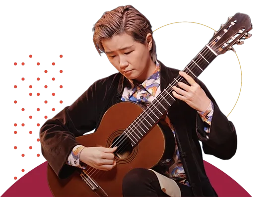 cutout of Meng Su with her guitar