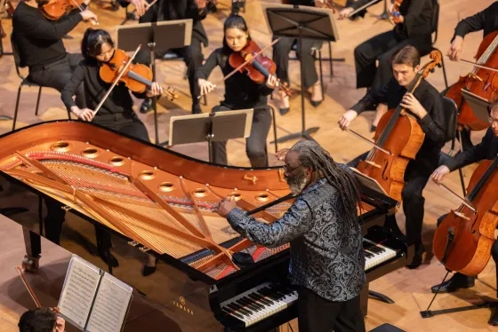 Awadagin Pratt conducts the SFCM Chamber Orchestra.