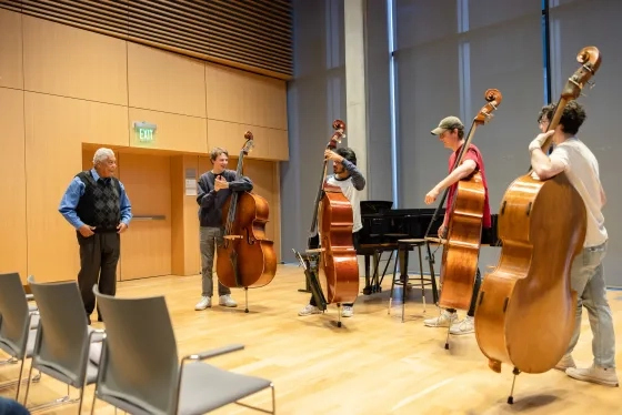 Rufus Reid teaches a bass masterclass at SFCM.