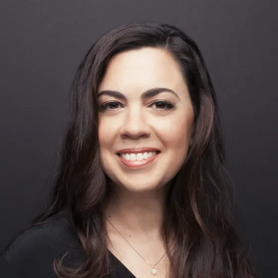 Julia Nielsen headshot