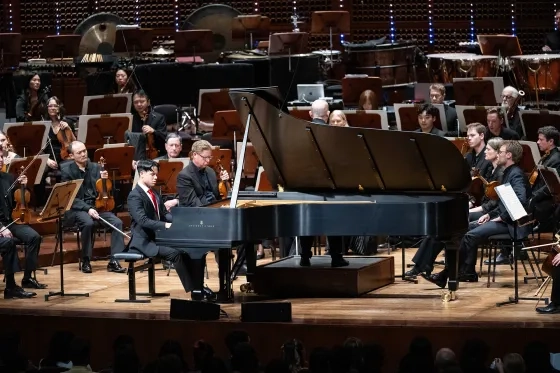 Park Van Ostrand performs with San Francisco Symphony.
