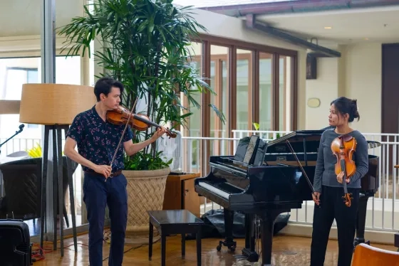 Stefan Jackiw teaches at the Hawai'i Chamber Music Festival.