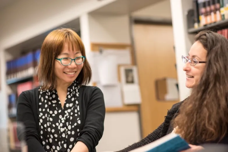 Jeong in the library