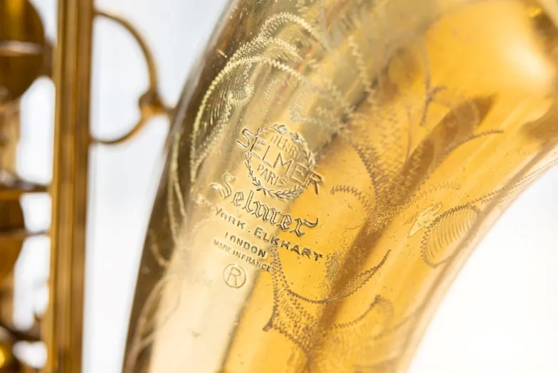 a close up of a saxophone bell