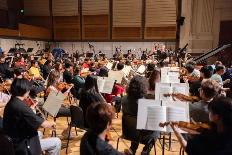 Edwin Outwater and the SFCM Orchestra. Edwin Outwater and the SFCM Orchestra.