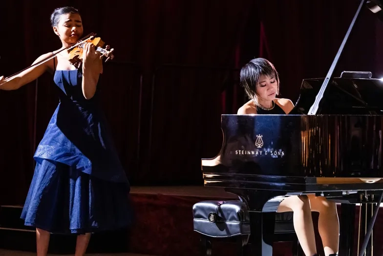 Amaryn Olmeda and Yuja Wang. Amaryn Olmeda and Yuja Wang.