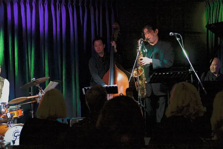 Akira Tana with Otonowa.