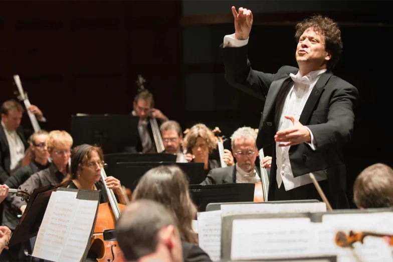 Donato Cabrera and the California Symphony. (Credit: Kristen Loken) Donato Cabrera and the California Symphony. (Credit: Kristen Loken)