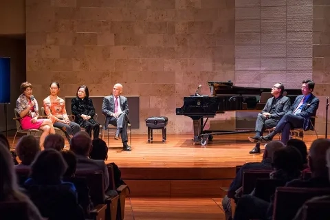 Showcase panel