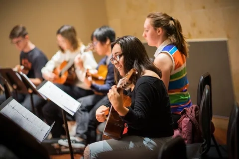 Winter term guitar class